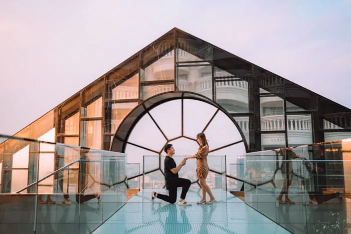 Surprise marriage proposal captured as it happens