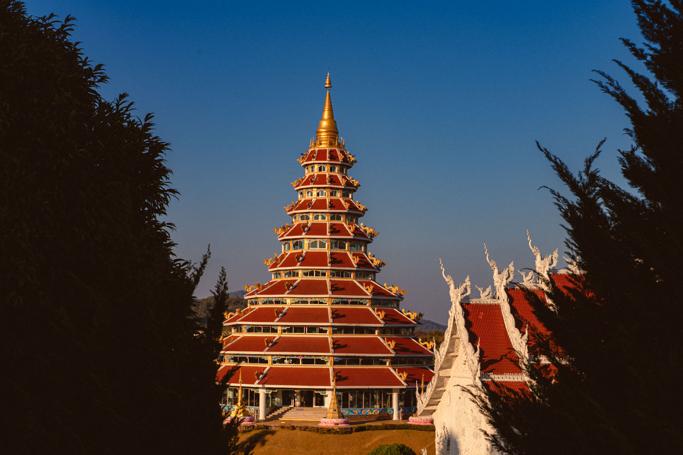 Wat Huay Pla Kang Chiang Rai photoshoot