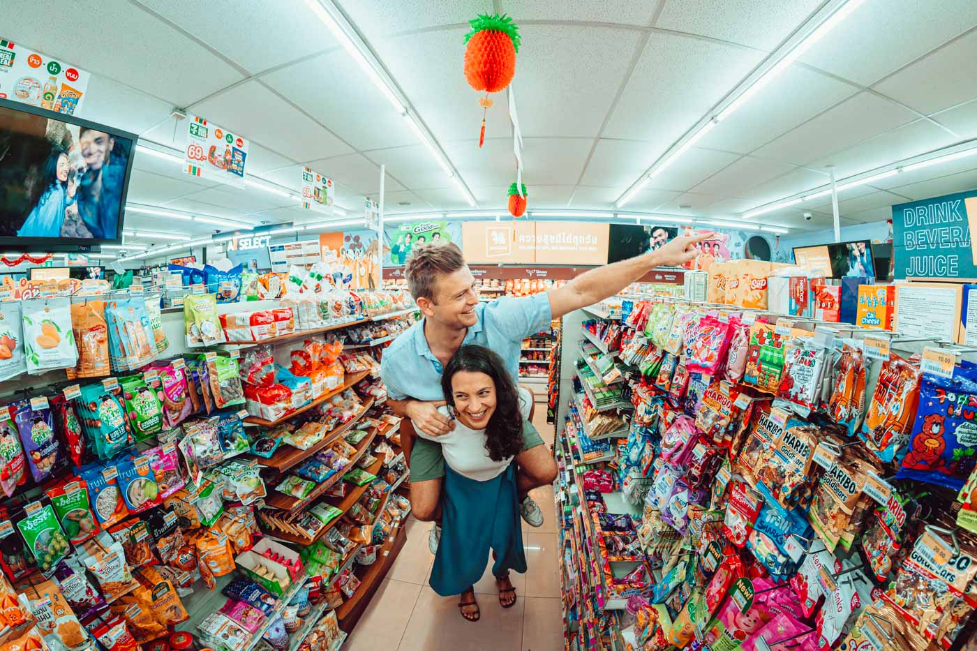 7-11 convenience store couple photography Bangkok