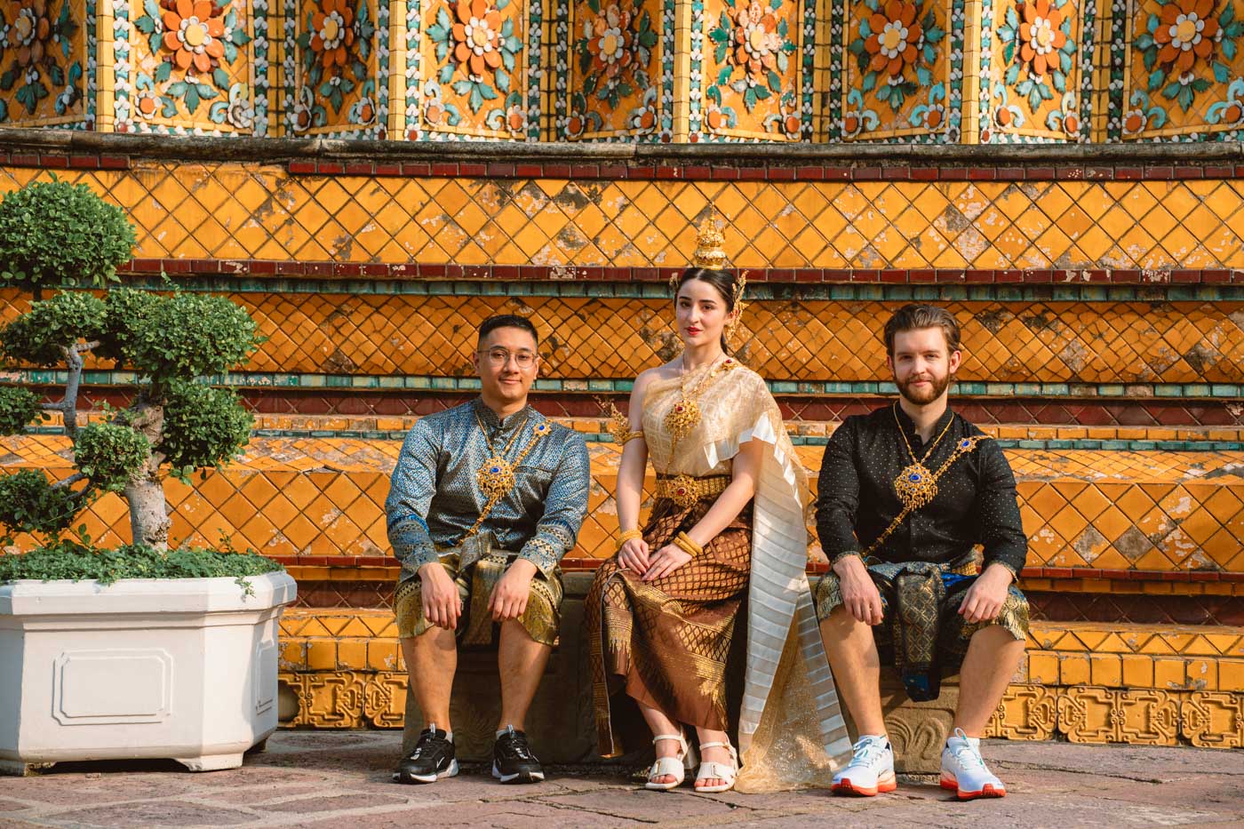 Thai traditional costume photography Wat Pho Bangkok