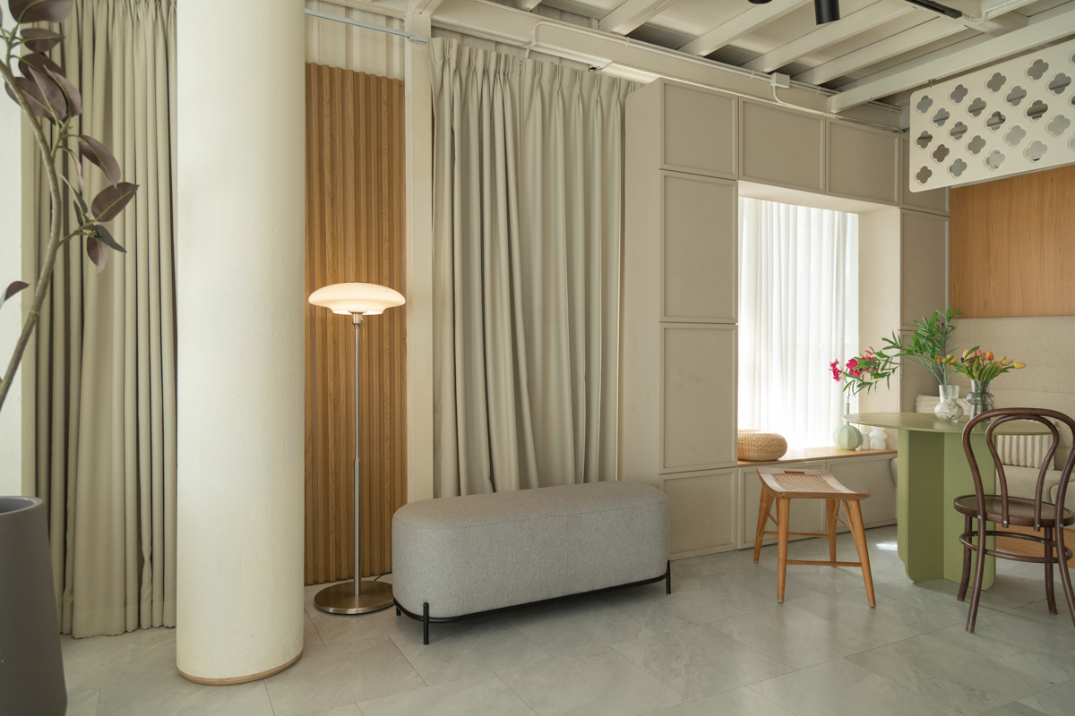 MostlySunny Room 1 detail