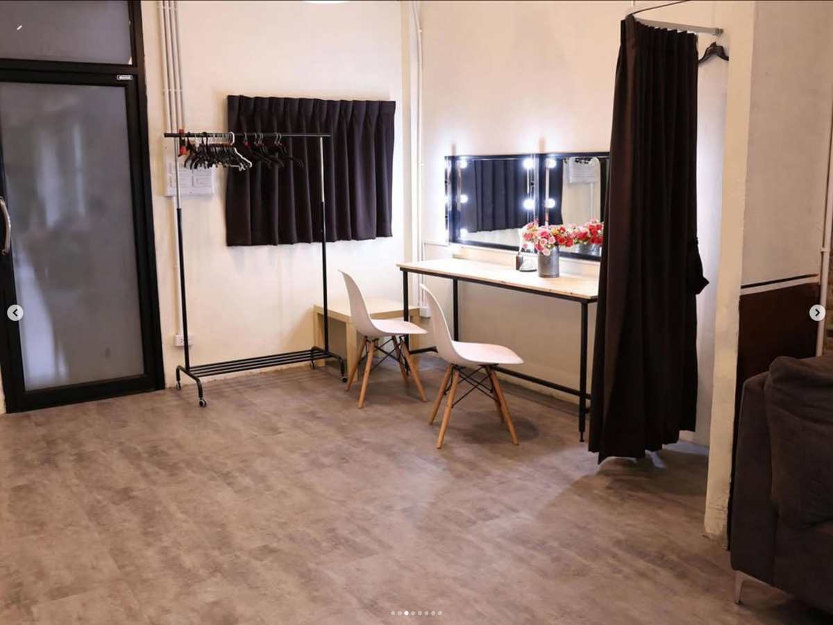 Ketchup Studio backdrop