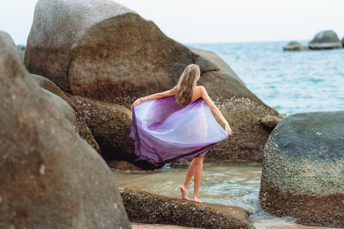 Benjamin Baer Beach Leo Beach photoshoot