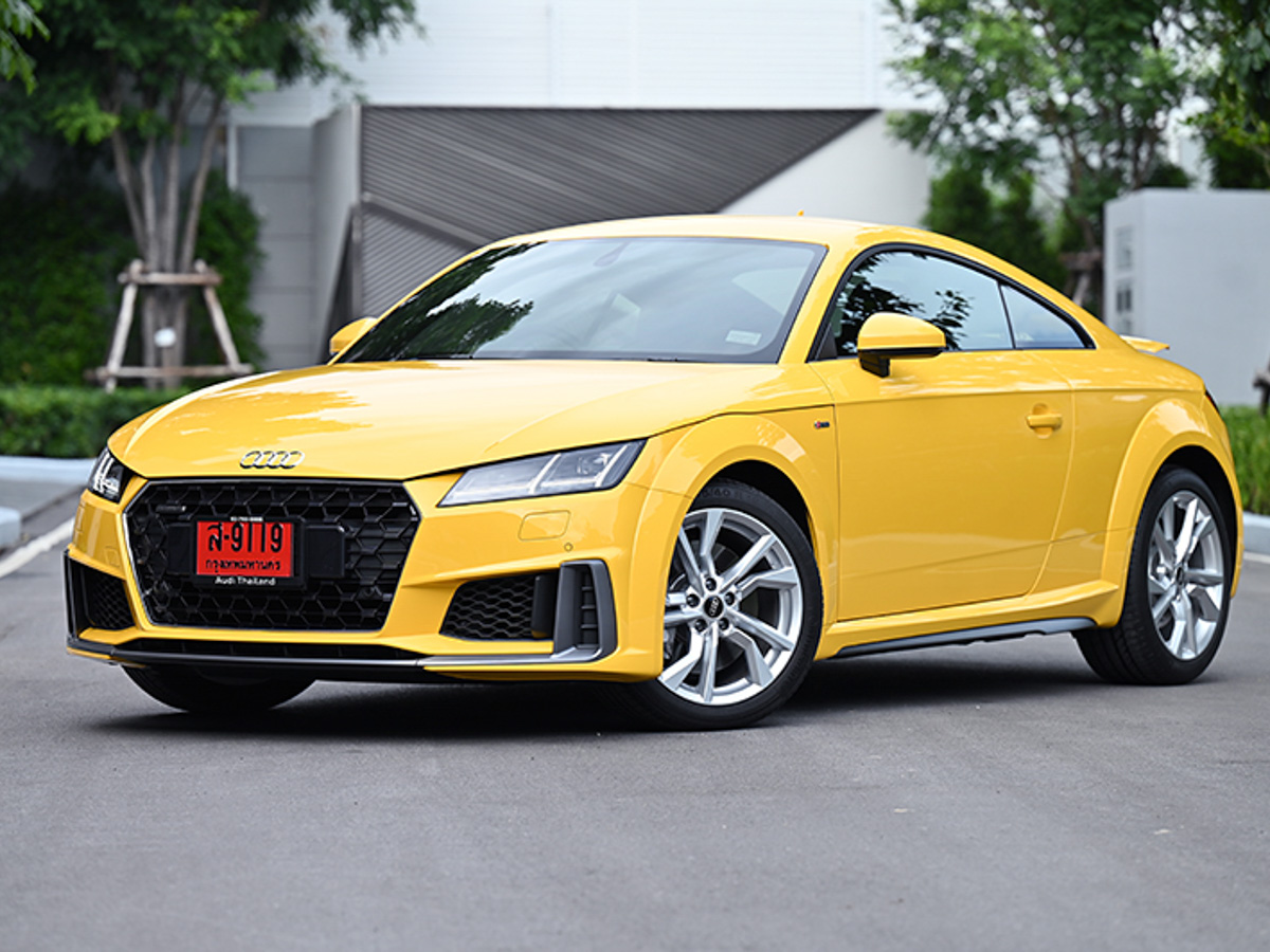 Audi TT Coupe yellow