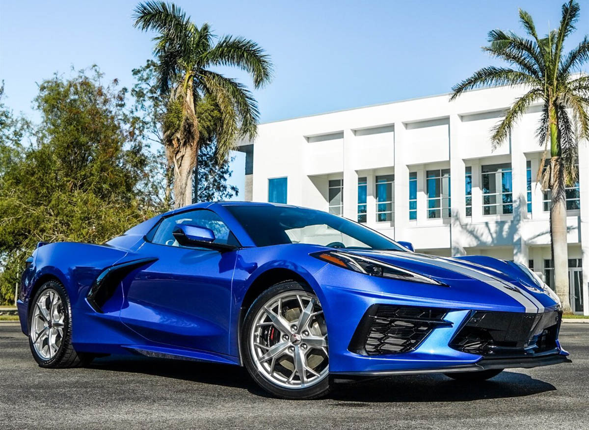 Chevrolet Corvette Stingray blue