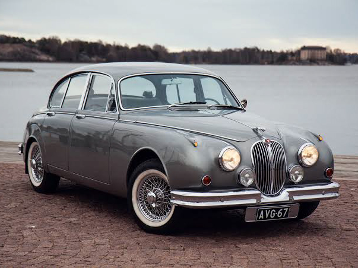 Jaguar Mark 2 gray silver