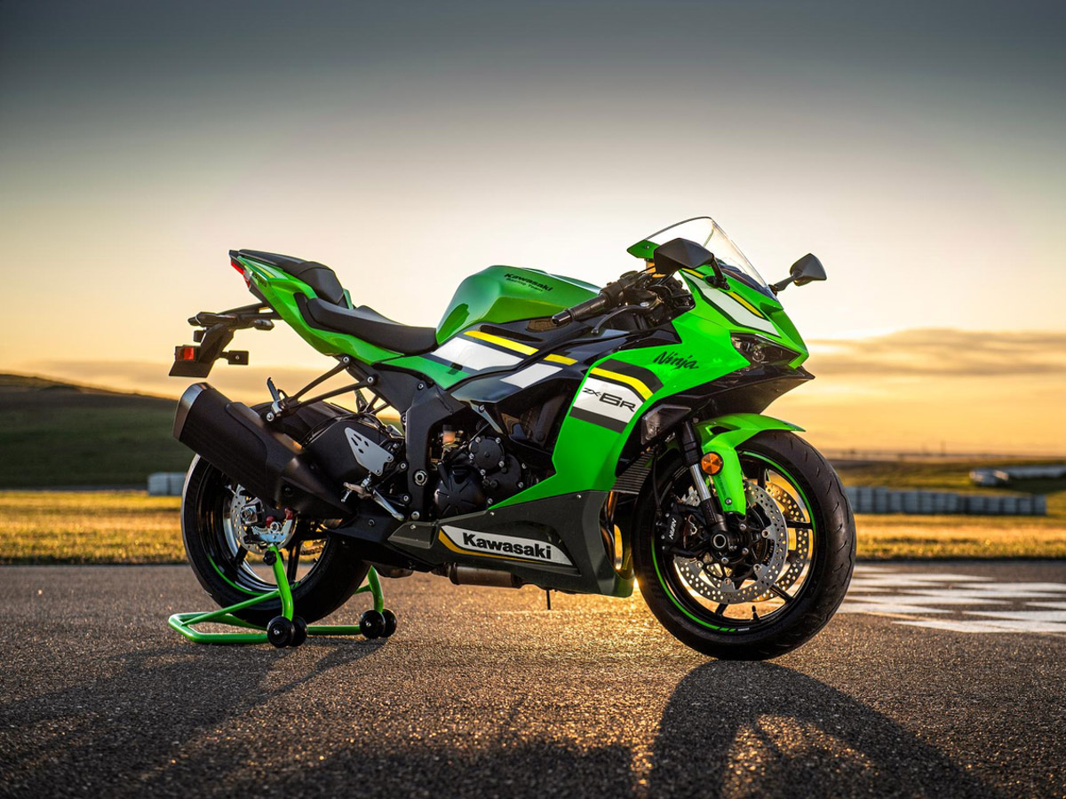 Kawasaki ZX-6R green