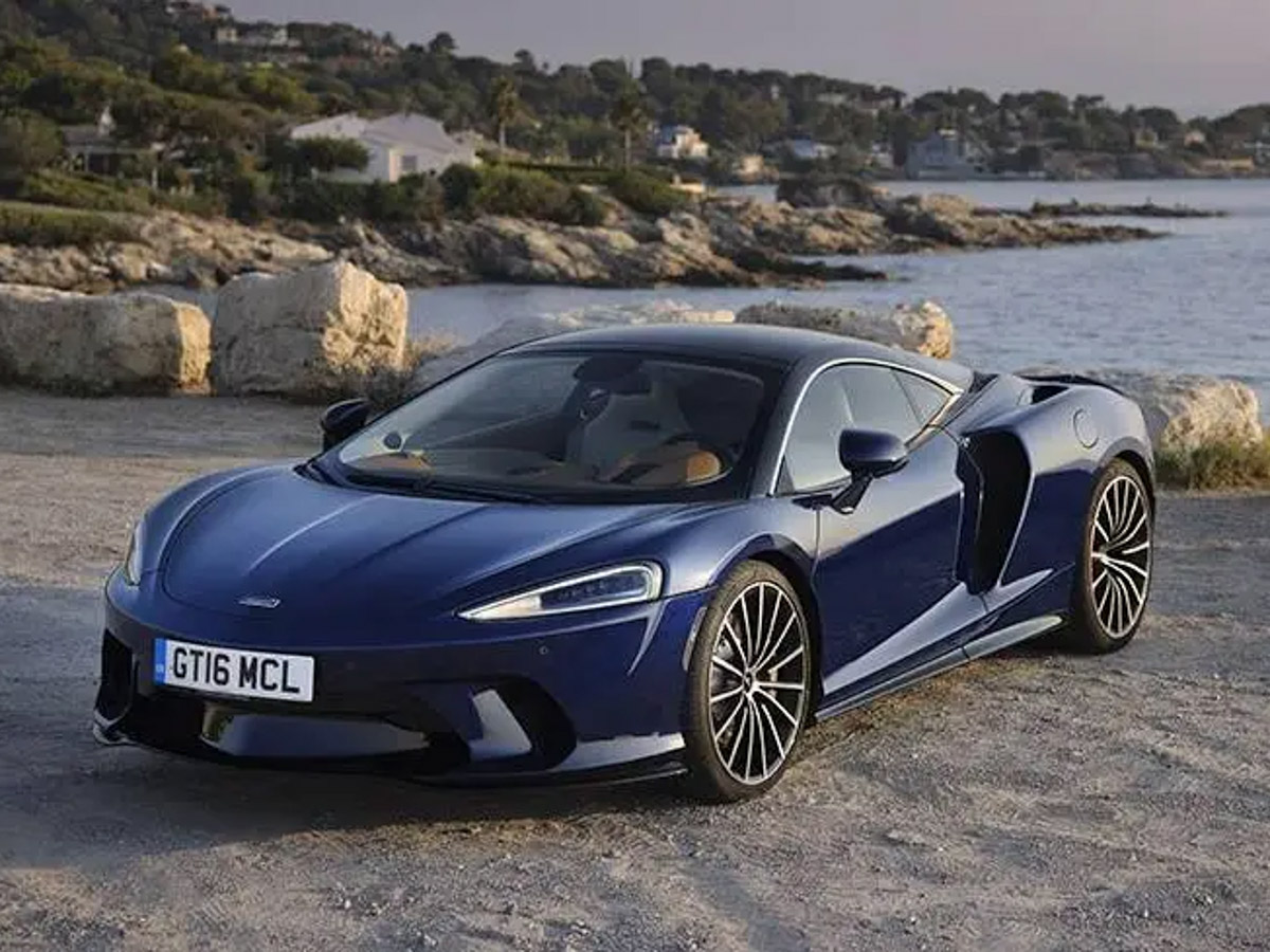 McLaren GT navy