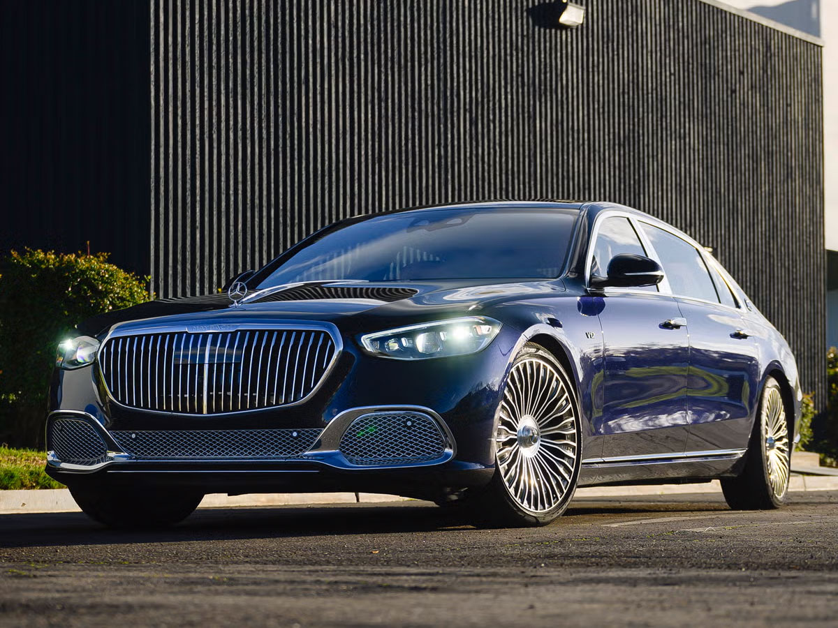 Mercedes S-Class Maybach navy dark blue