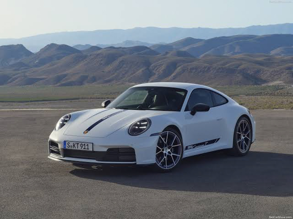 Porsche 911 Carrera GTS 992 white