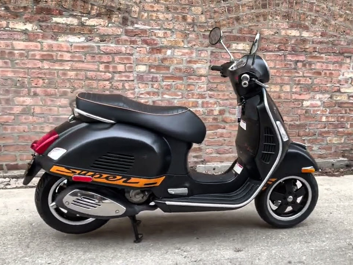 Vespa GTS 300cc Super Sport black orange