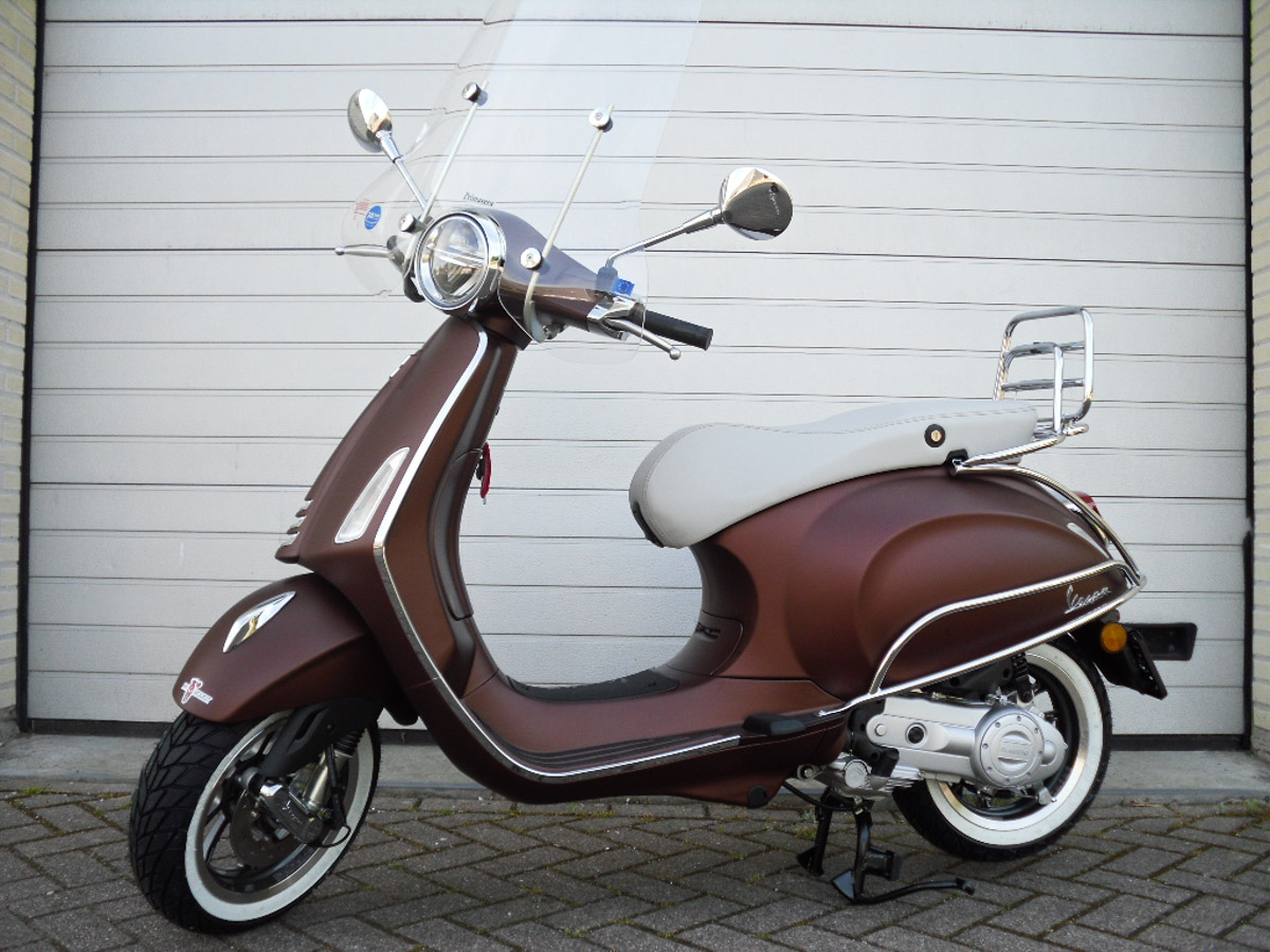 Vespa Primavera 150cc brown
