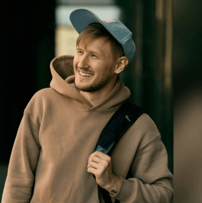 Zhenya, lead photographer at Lukfoto Bangkok